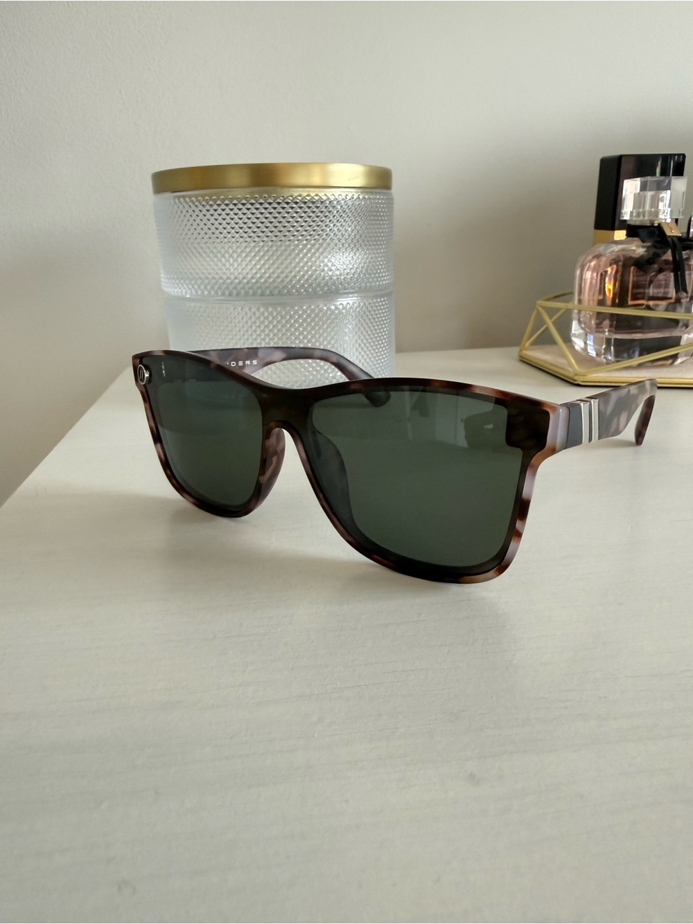 Blenders Tortoise Frame Sunglasses with polarized Lenses - Picture 3 of 7